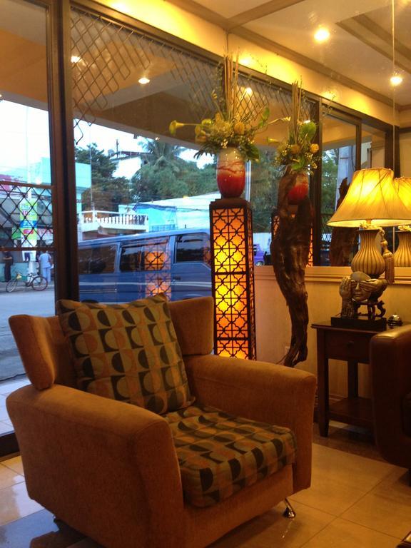 Sun Avenue Tourist Inn&Cafe Tagbilaran Extérieur photo