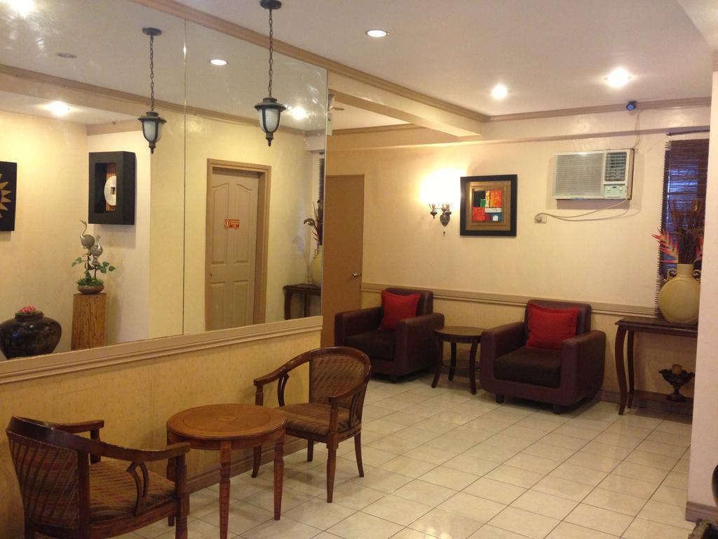 Sun Avenue Tourist Inn&Cafe Tagbilaran Extérieur photo