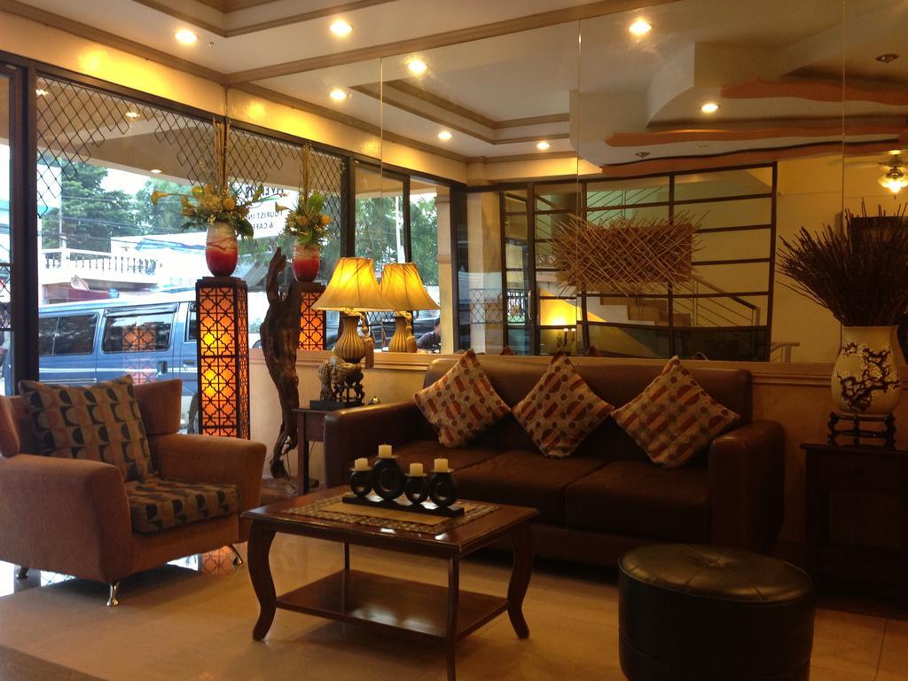 Sun Avenue Tourist Inn&Cafe Tagbilaran Extérieur photo