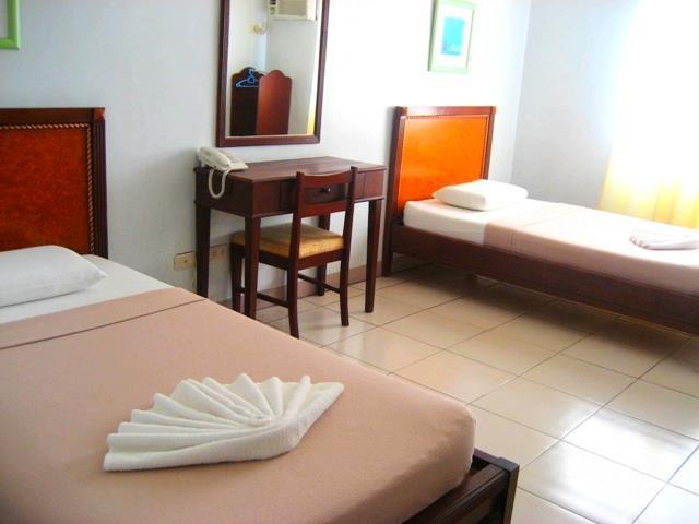 Sun Avenue Tourist Inn&Cafe Tagbilaran Extérieur photo