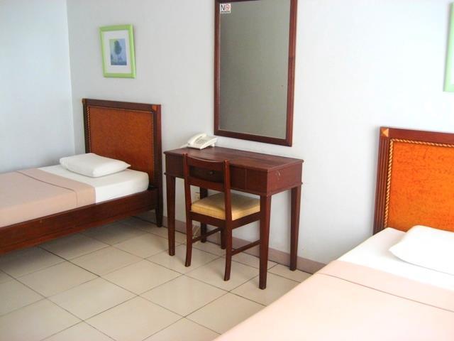 Sun Avenue Tourist Inn&Cafe Tagbilaran Extérieur photo