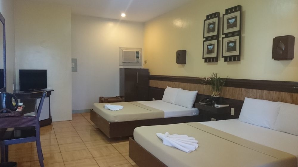 Sun Avenue Tourist Inn&Cafe Tagbilaran Extérieur photo