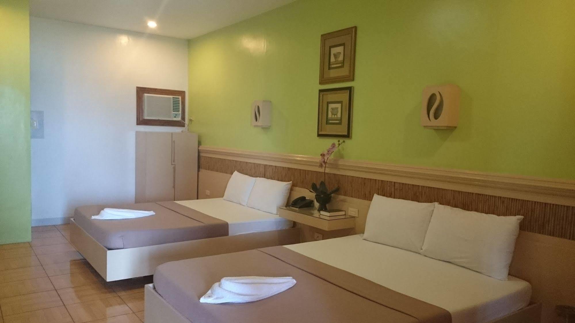 Sun Avenue Tourist Inn&Cafe Tagbilaran Extérieur photo
