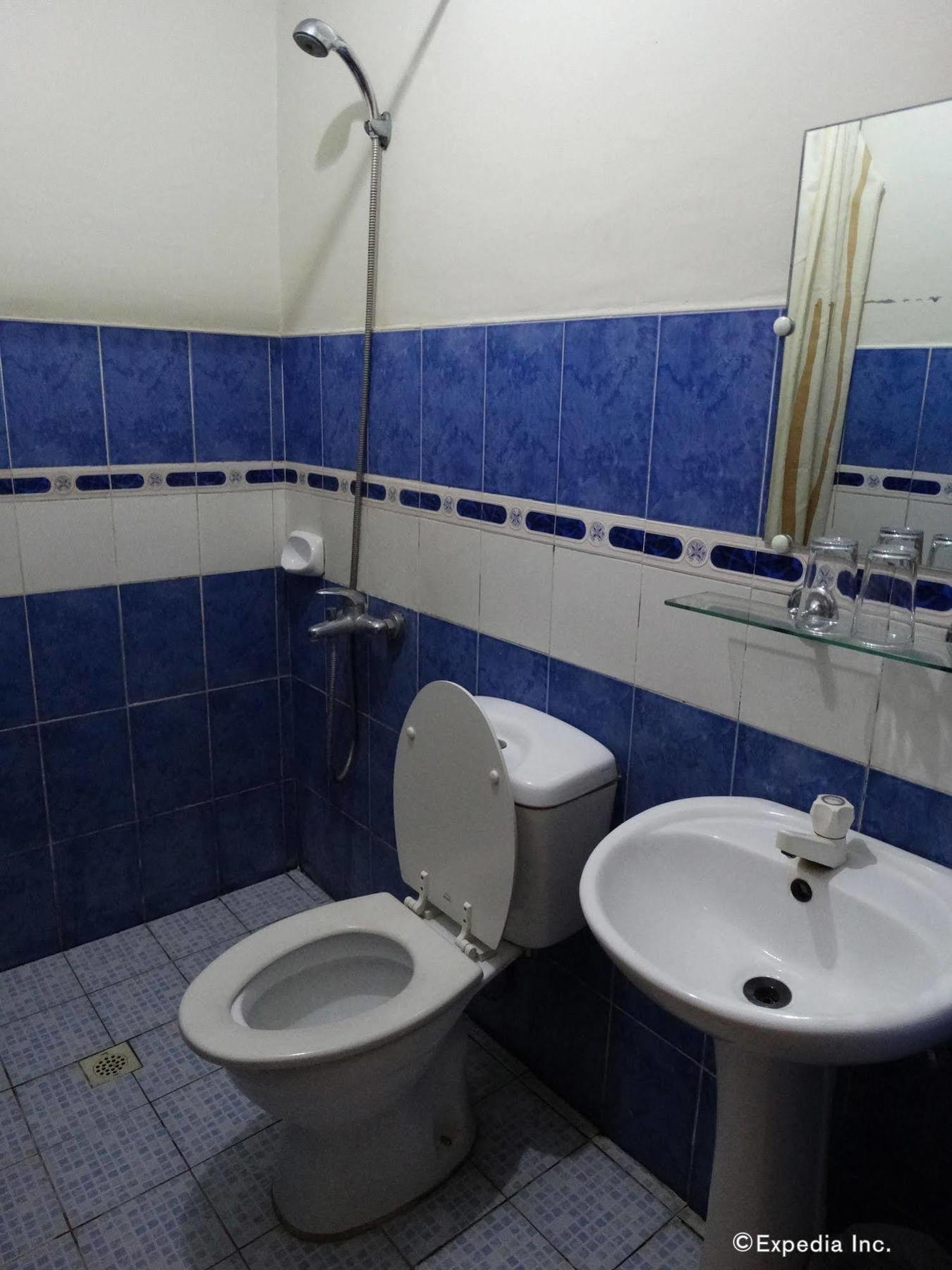 Sun Avenue Tourist Inn&Cafe Tagbilaran Extérieur photo