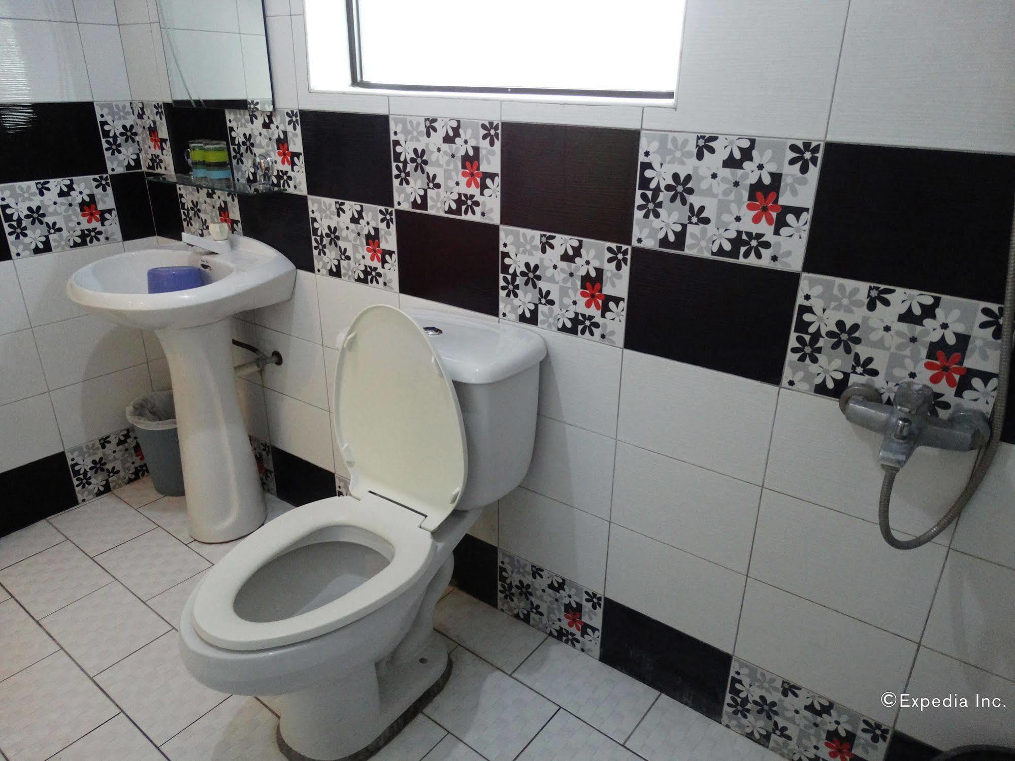 Sun Avenue Tourist Inn&Cafe Tagbilaran Extérieur photo