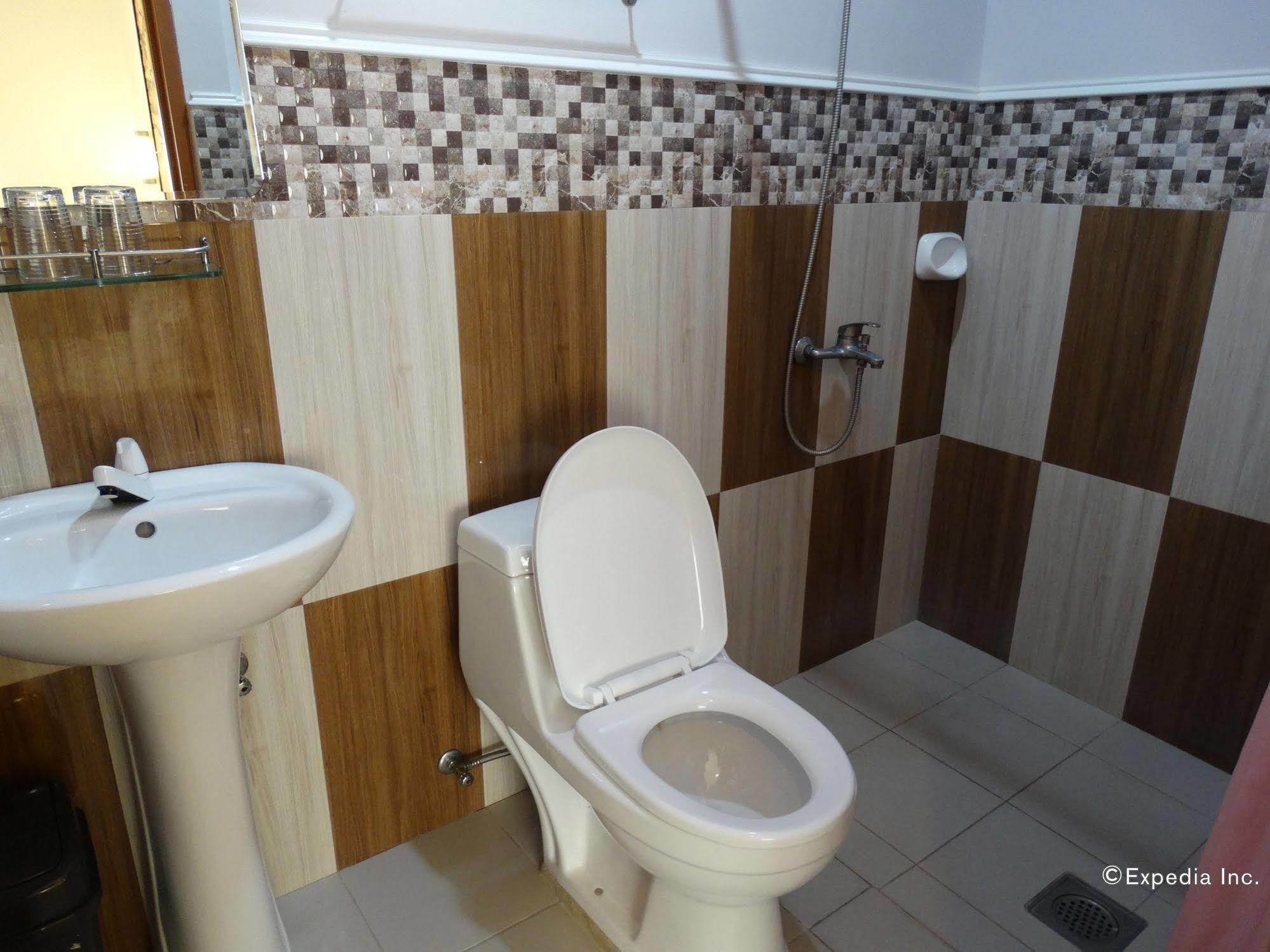 Sun Avenue Tourist Inn&Cafe Tagbilaran Extérieur photo
