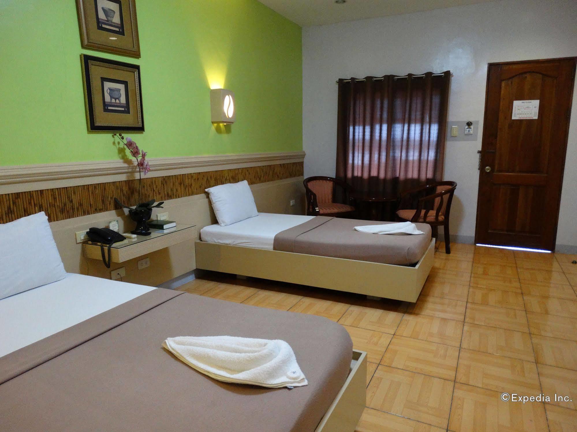 Sun Avenue Tourist Inn&Cafe Tagbilaran Extérieur photo