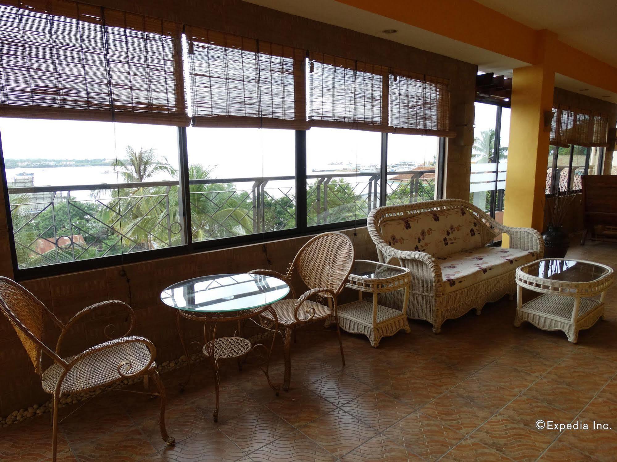 Sun Avenue Tourist Inn&Cafe Tagbilaran Extérieur photo