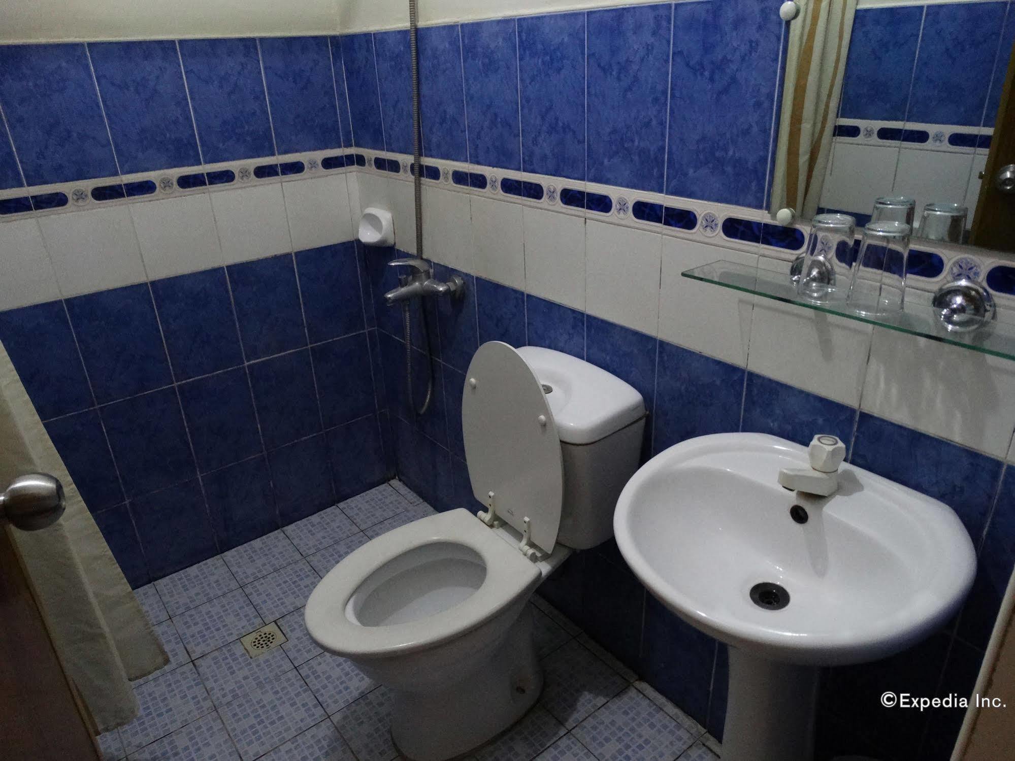 Sun Avenue Tourist Inn&Cafe Tagbilaran Extérieur photo